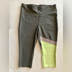 Xersion Women’s Olive Green and Yellow High Waist Capri Leggings Size XL NWOT